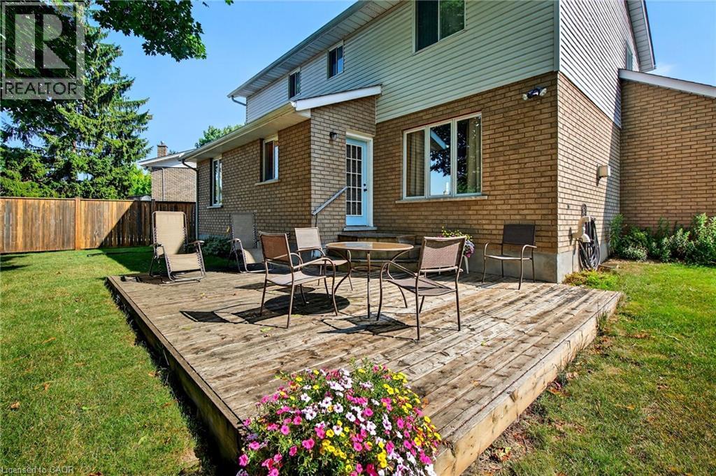 11 GREENBRIAR Court - 25