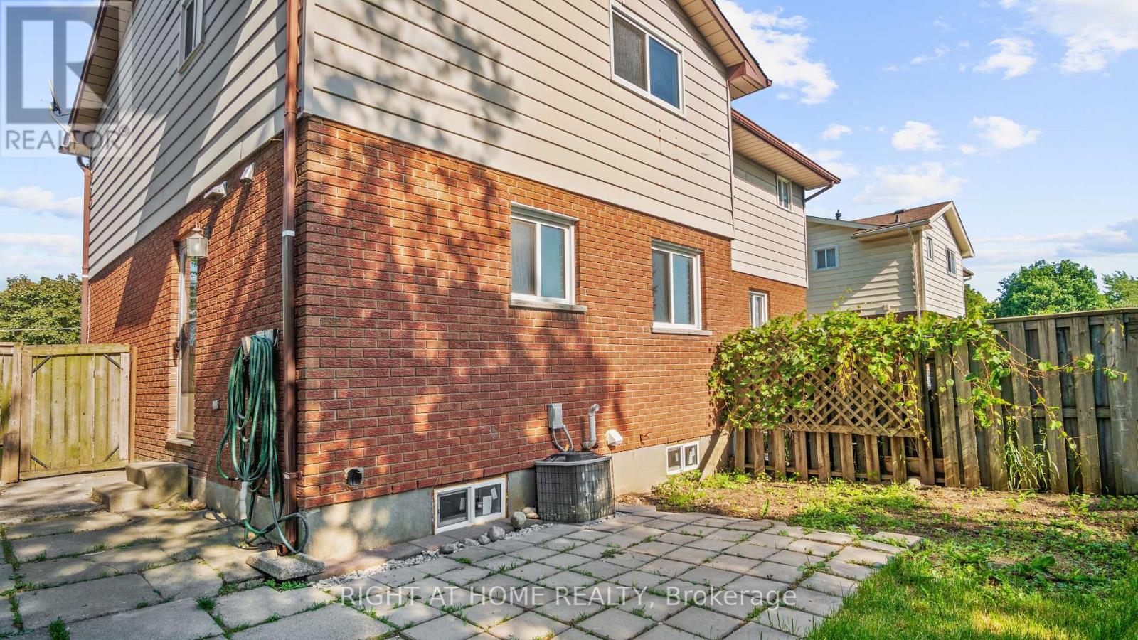 1687 ERNEST AVENUE - Image 22
