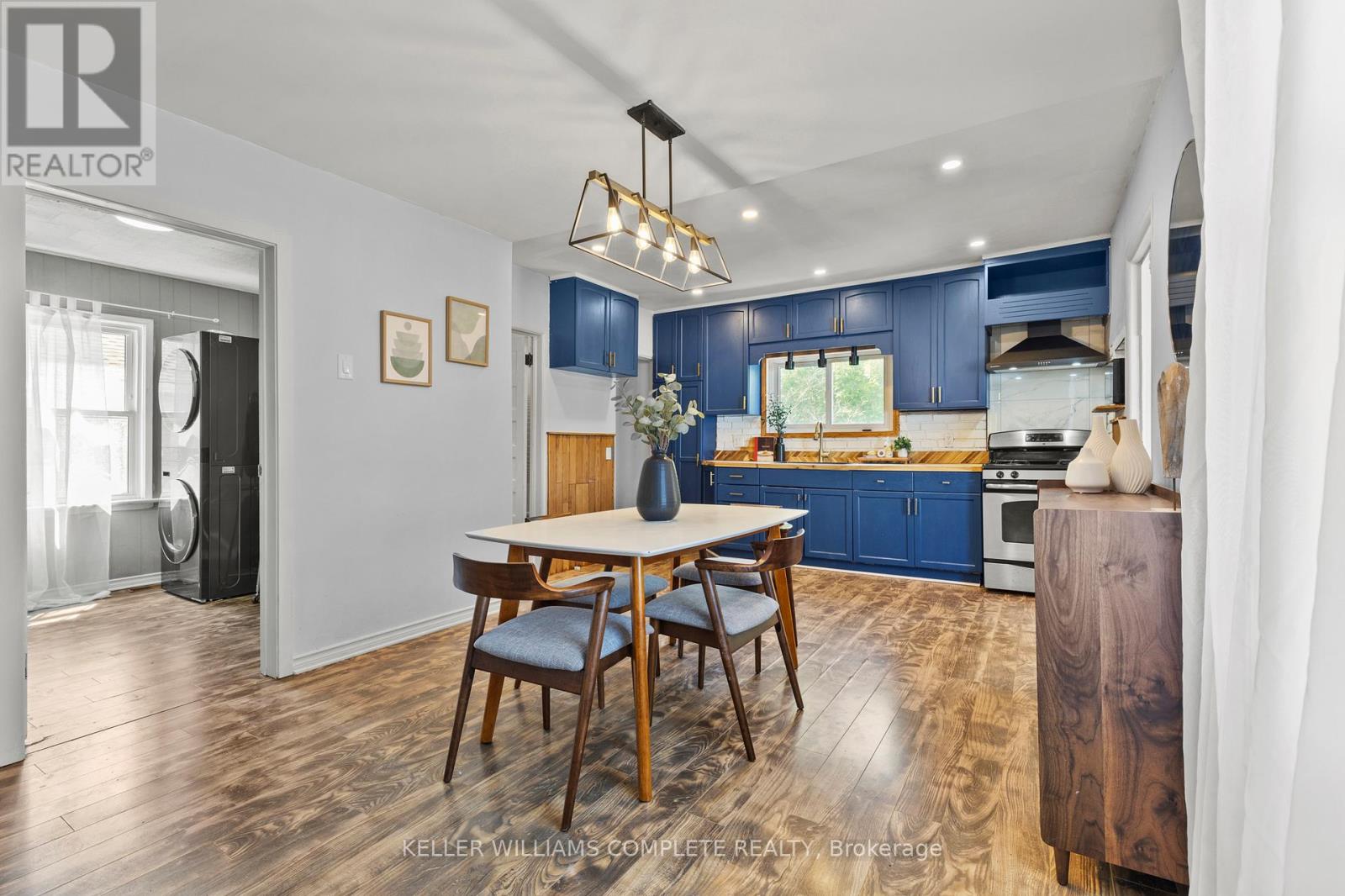 10 MONCK STREET - 10