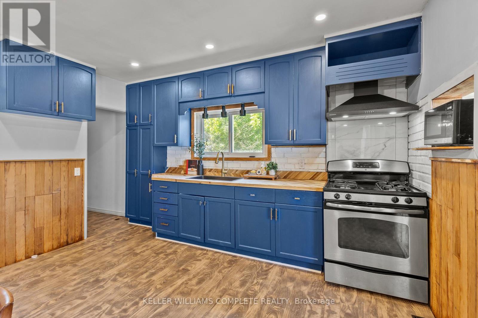 10 MONCK STREET - 14