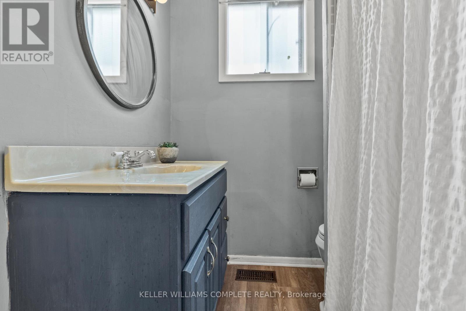 10 MONCK STREET - 22