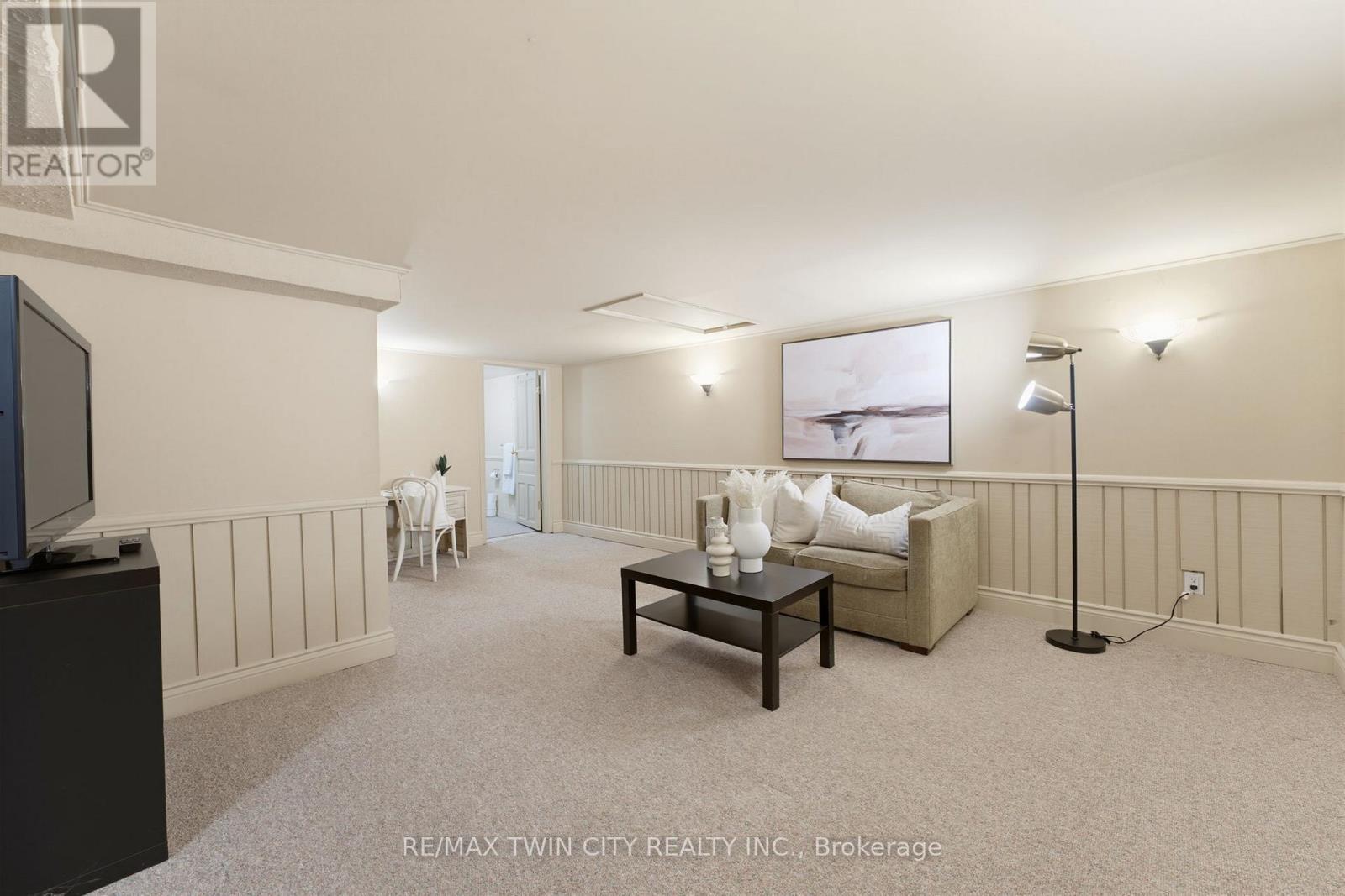 85 BARRIE STREET - 19