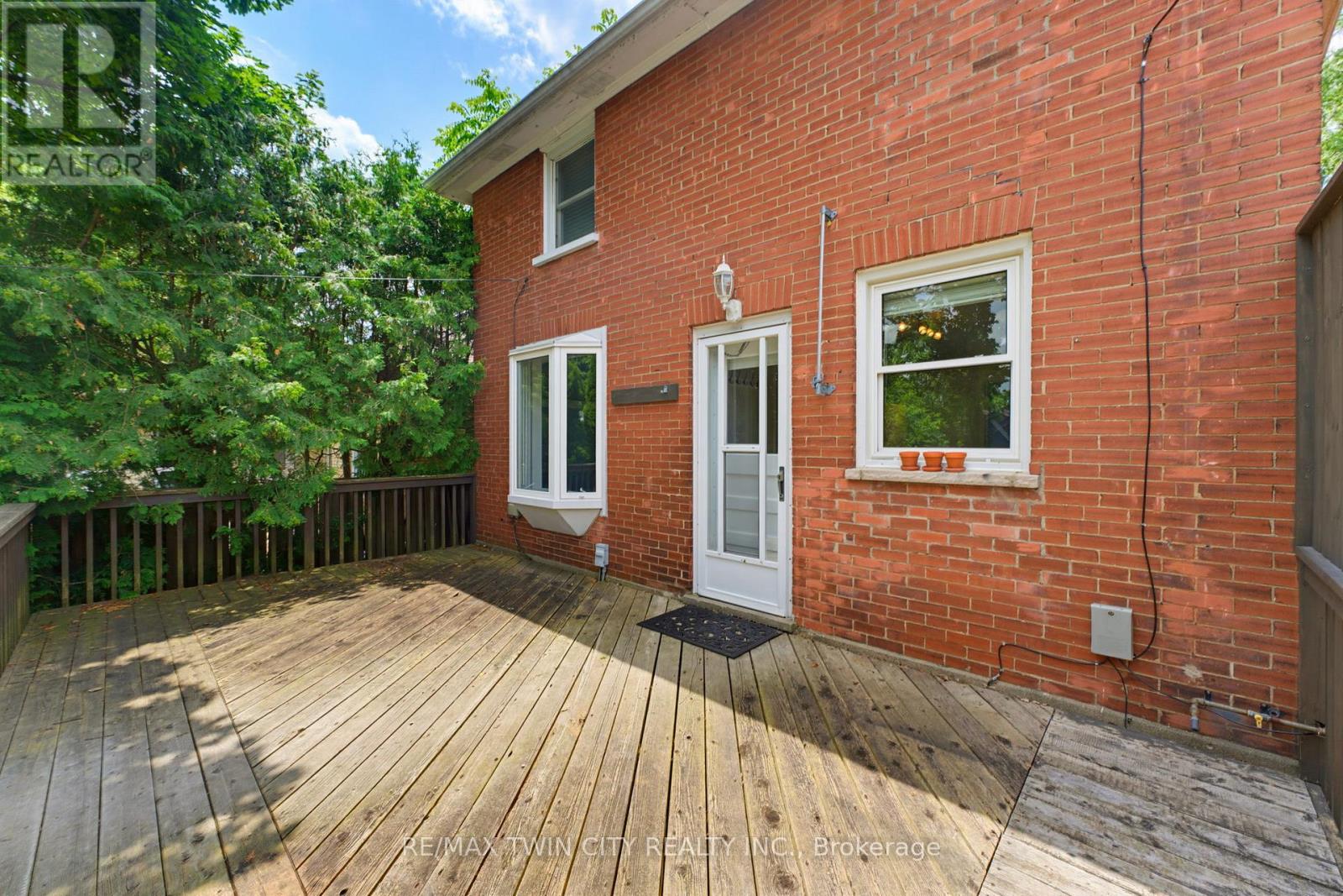 85 BARRIE STREET - 25