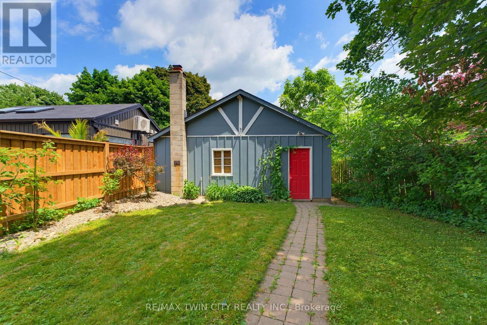 85 BARRIE STREET - 26