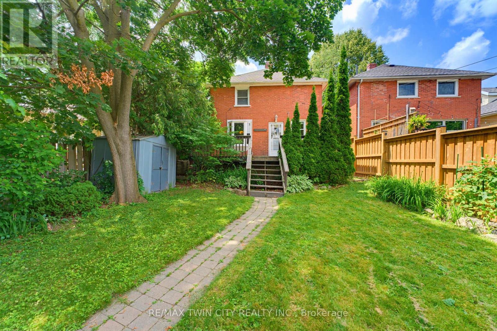 85 BARRIE STREET - 27