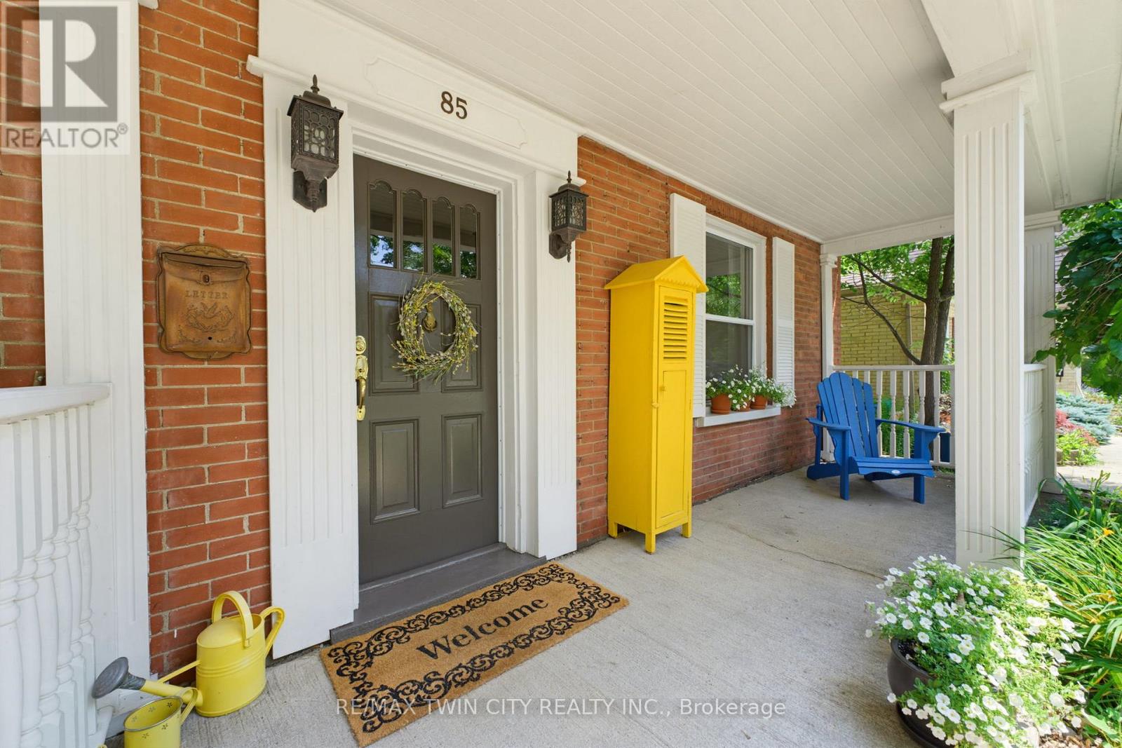 85 BARRIE STREET - 3
