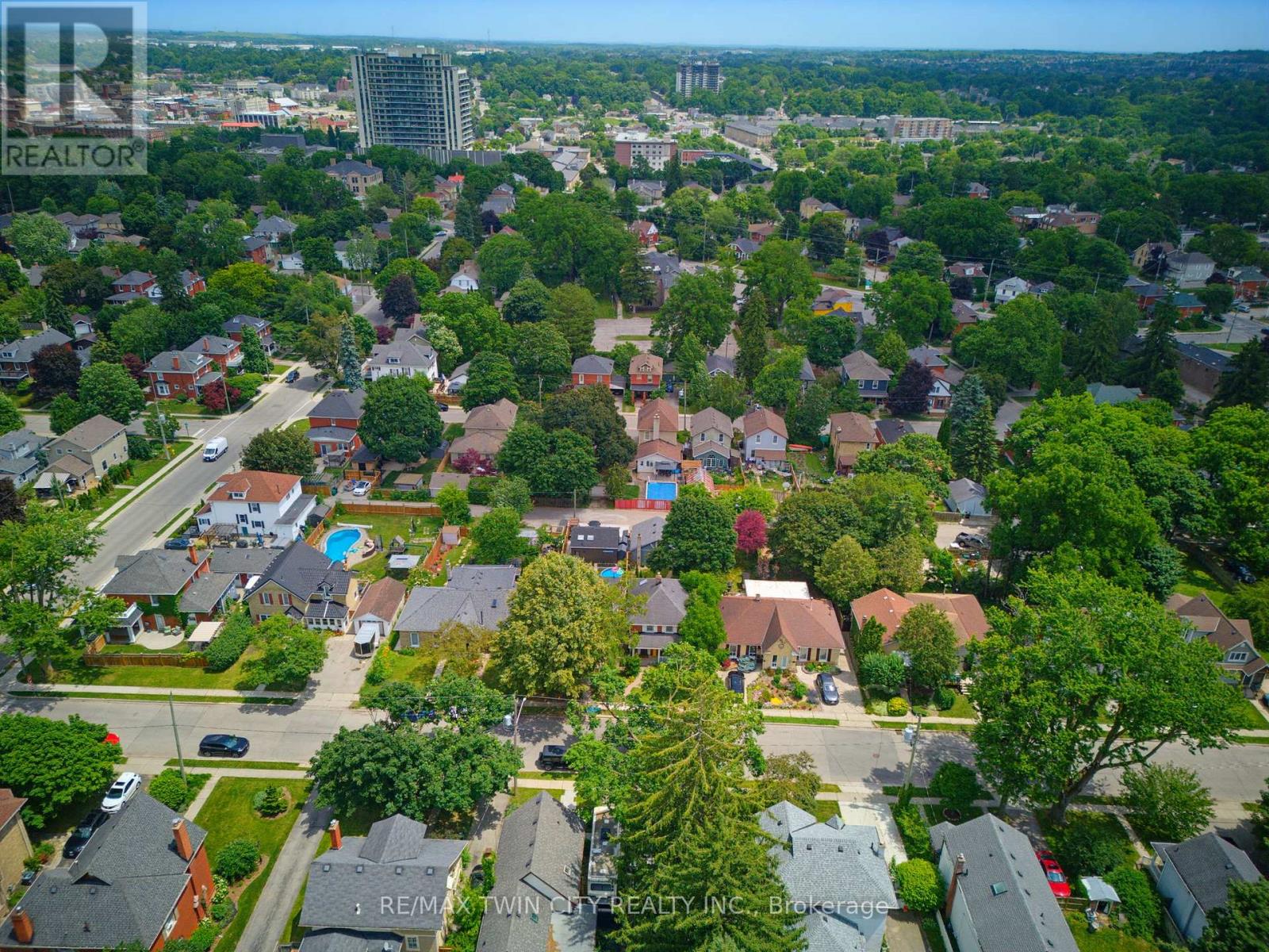 85 BARRIE STREET - 33