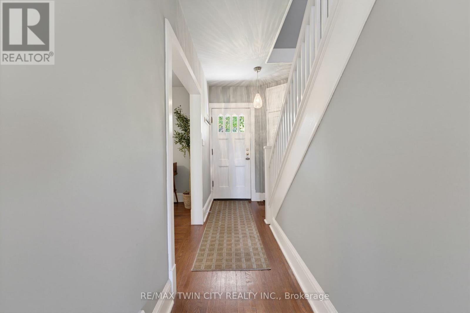 85 BARRIE STREET - 4