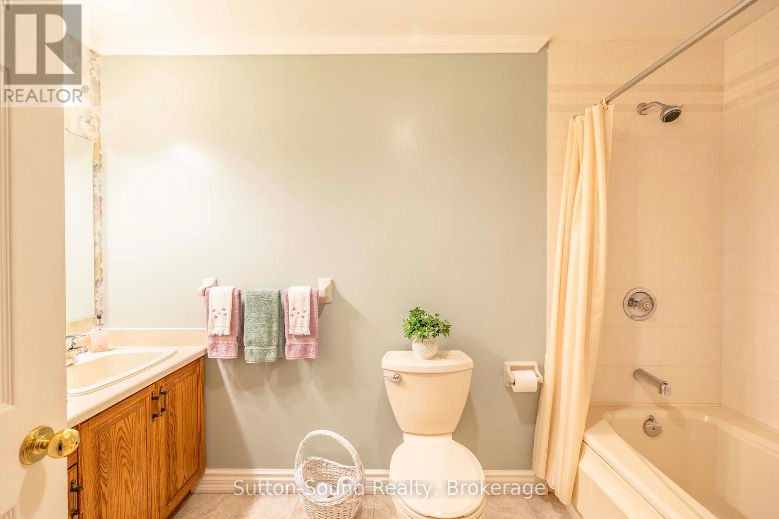 #102 2555 3RD AVENUE W - 22