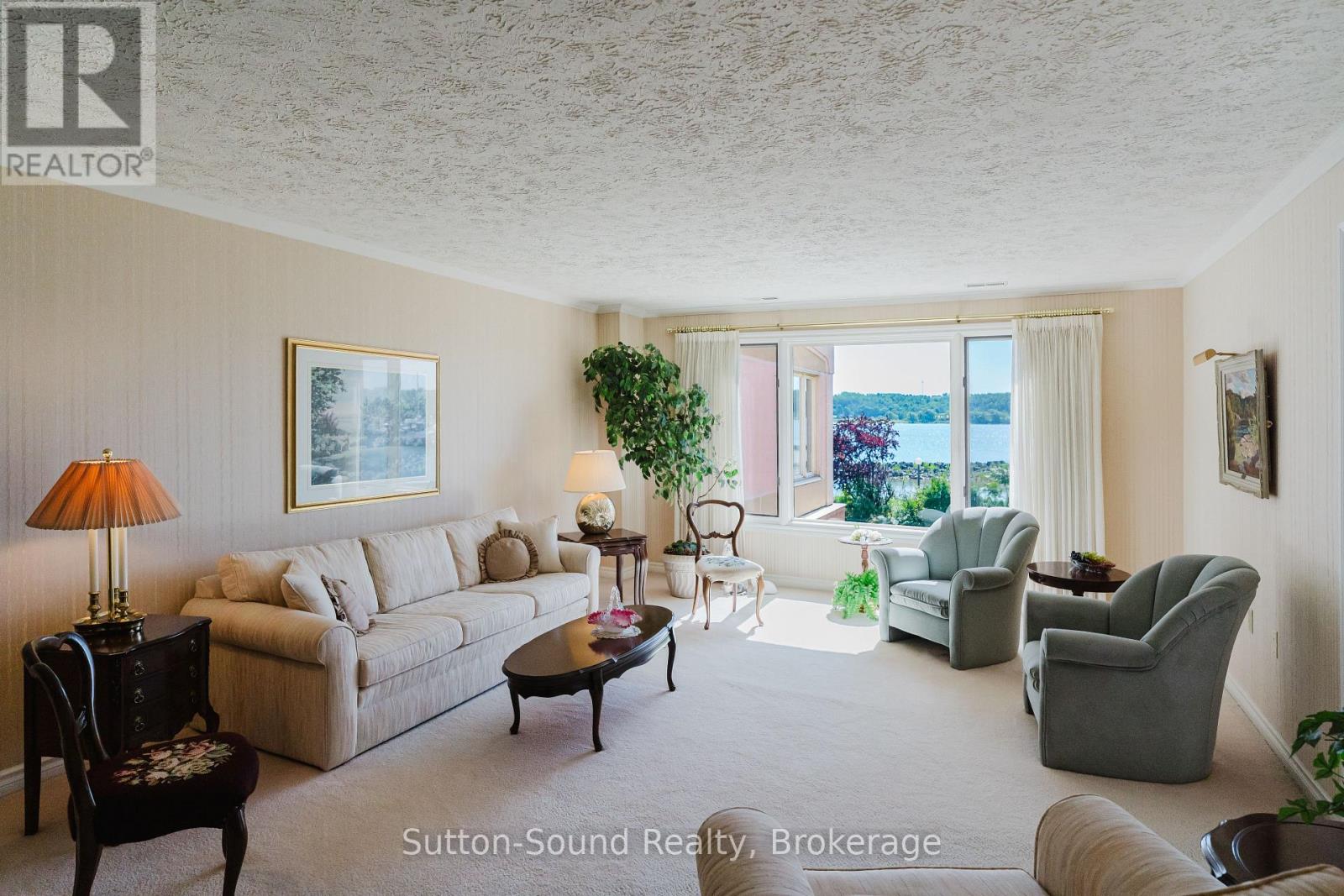 #102 2555 3RD AVENUE W - 4
