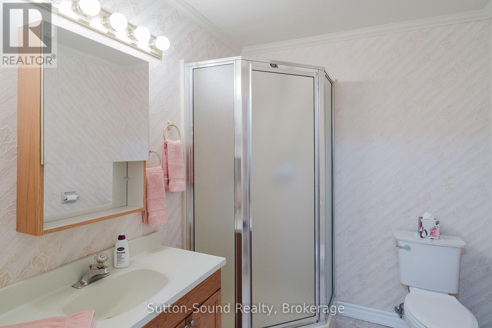 #102 2555 3RD AVENUE W - 13
