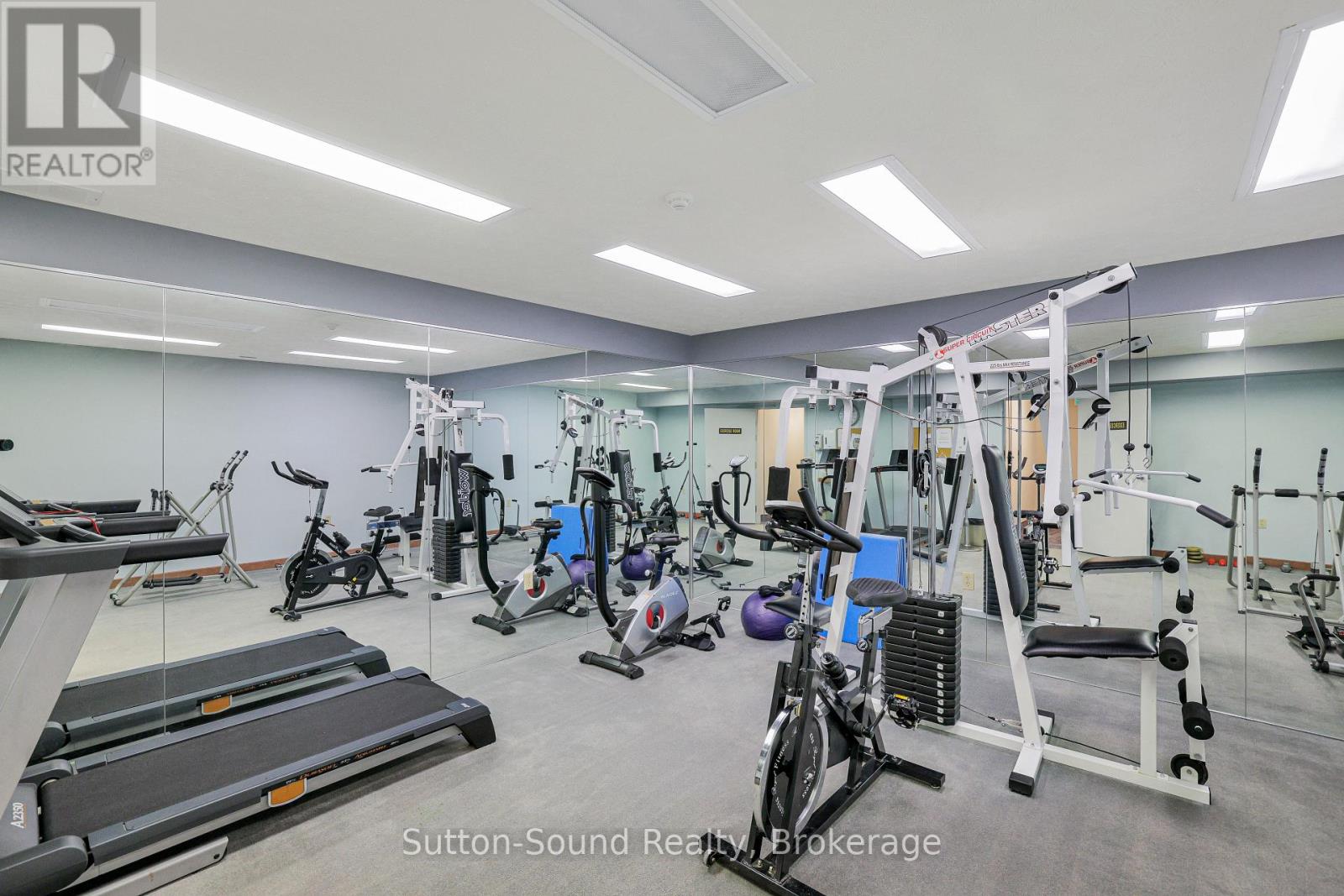 #102 2555 3RD AVENUE W - 31