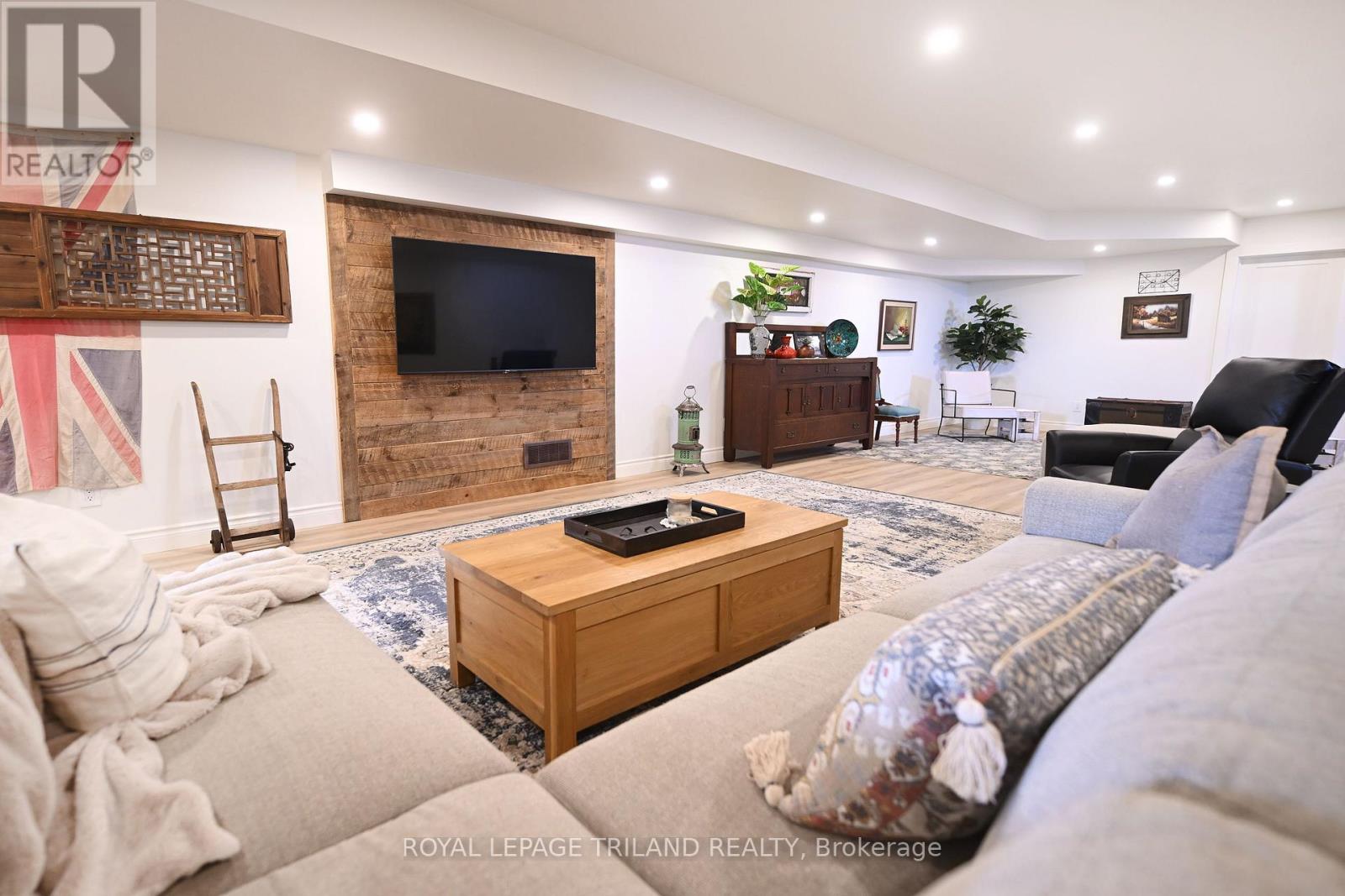 5540 CARRIAGE ROAD - 31