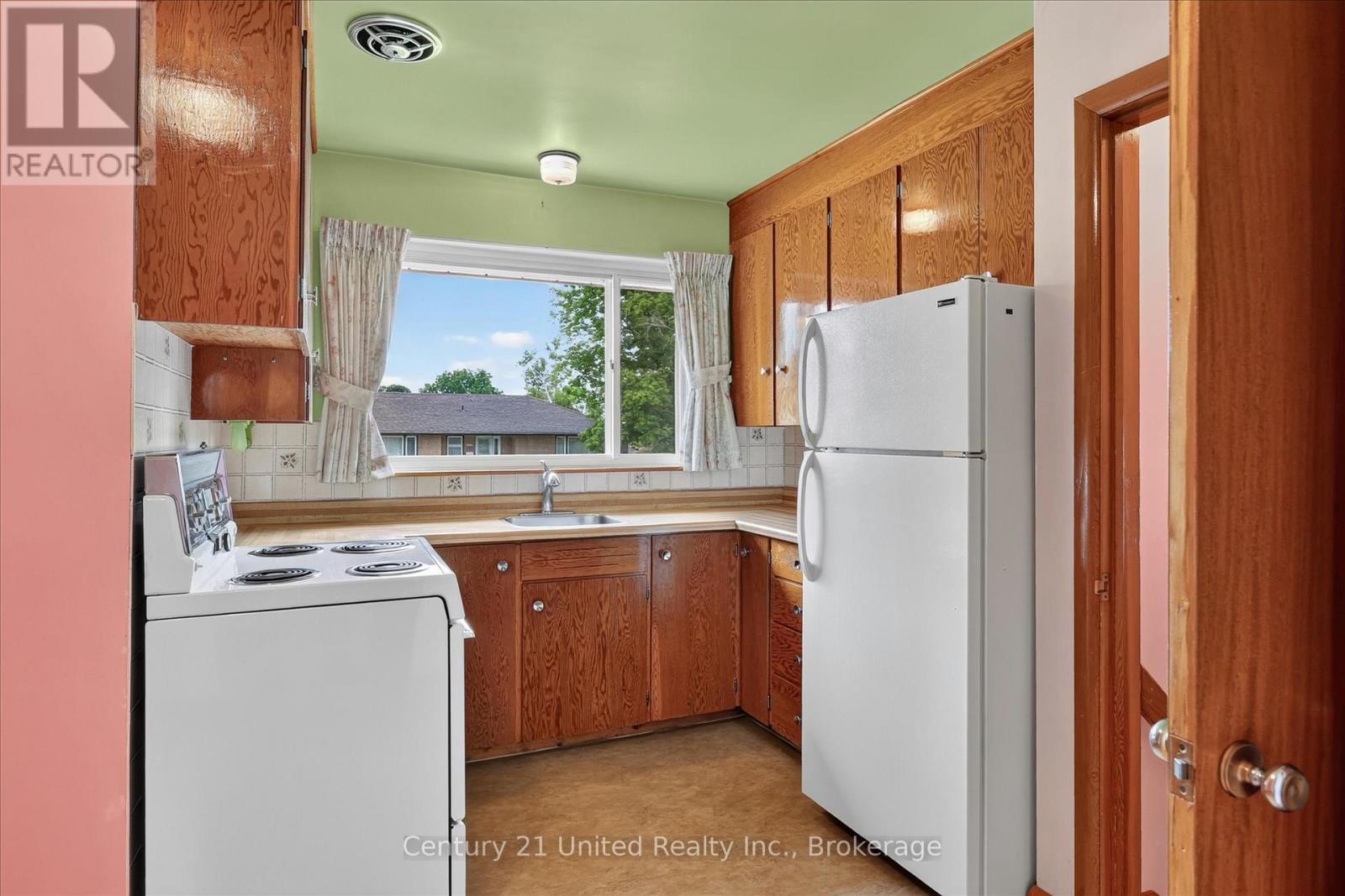 1031 ORIOLE DRIVE - 6