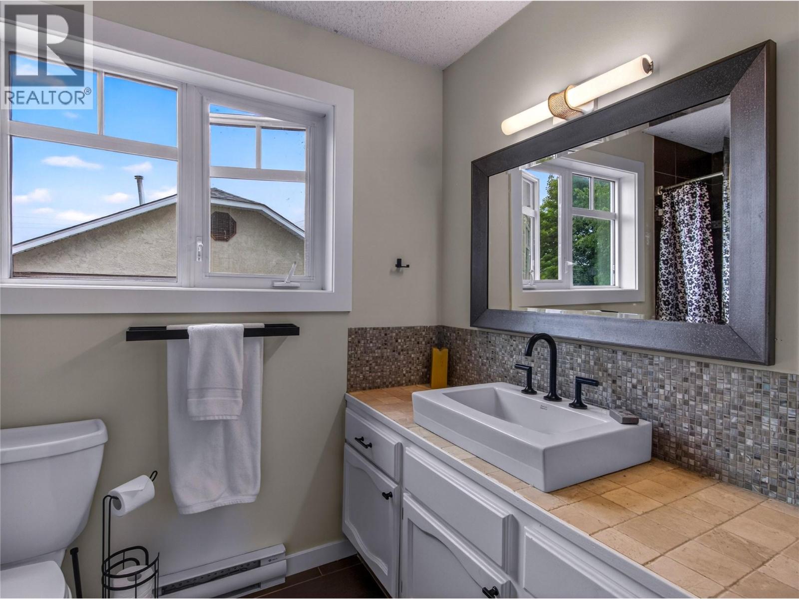 271 Middle Bench Road S - 22