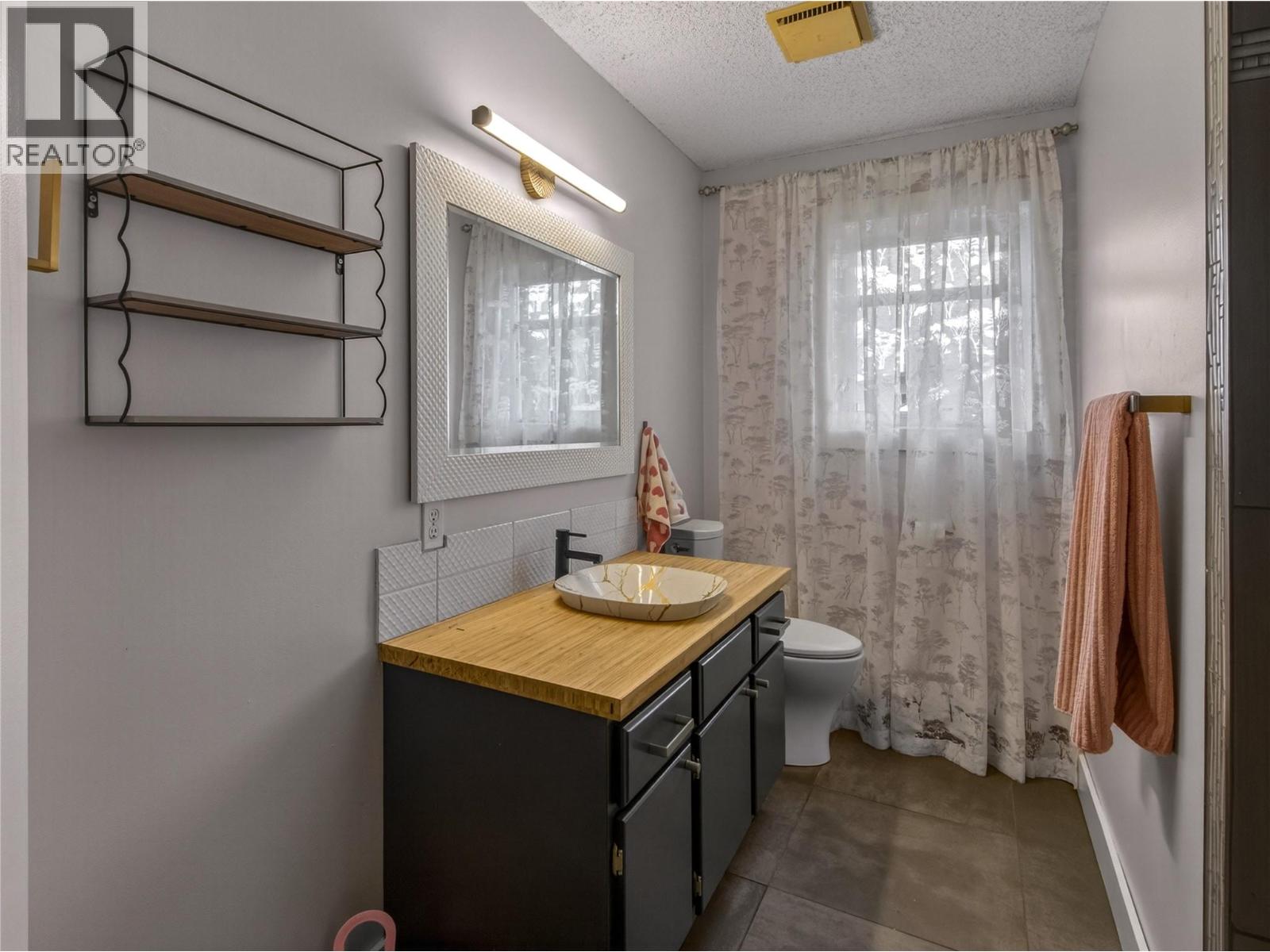 271 Middle Bench Road S - 15