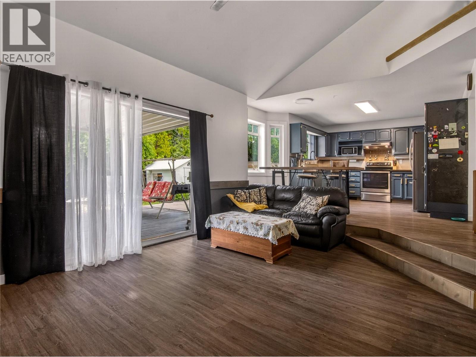 271 Middle Bench Road S - 6