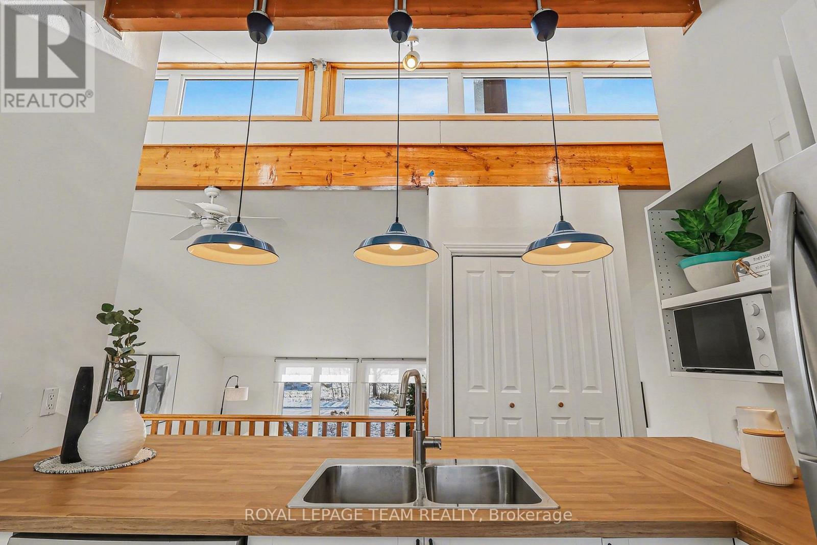 237 QUEEN WEST STREET - 15