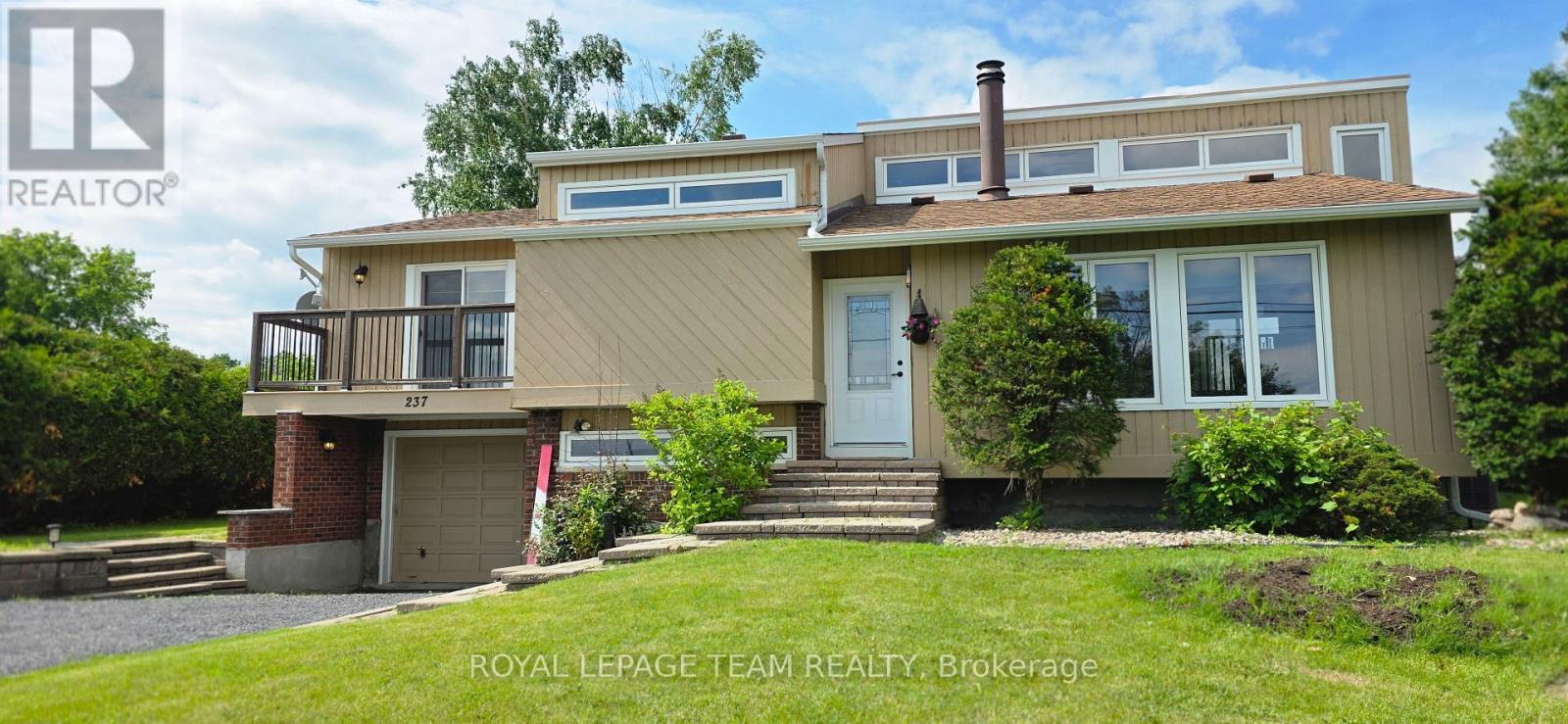 237 QUEEN WEST STREET - 2