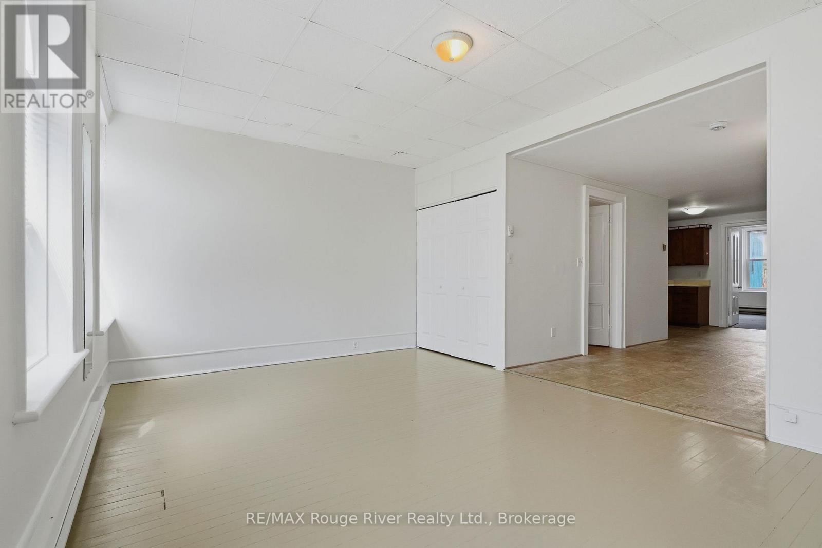 82 WALTON STREET - 19