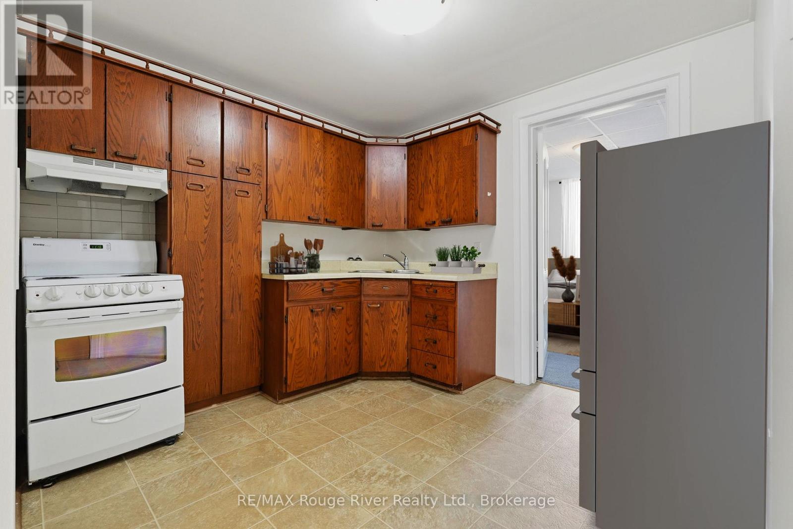 82 WALTON STREET - 30