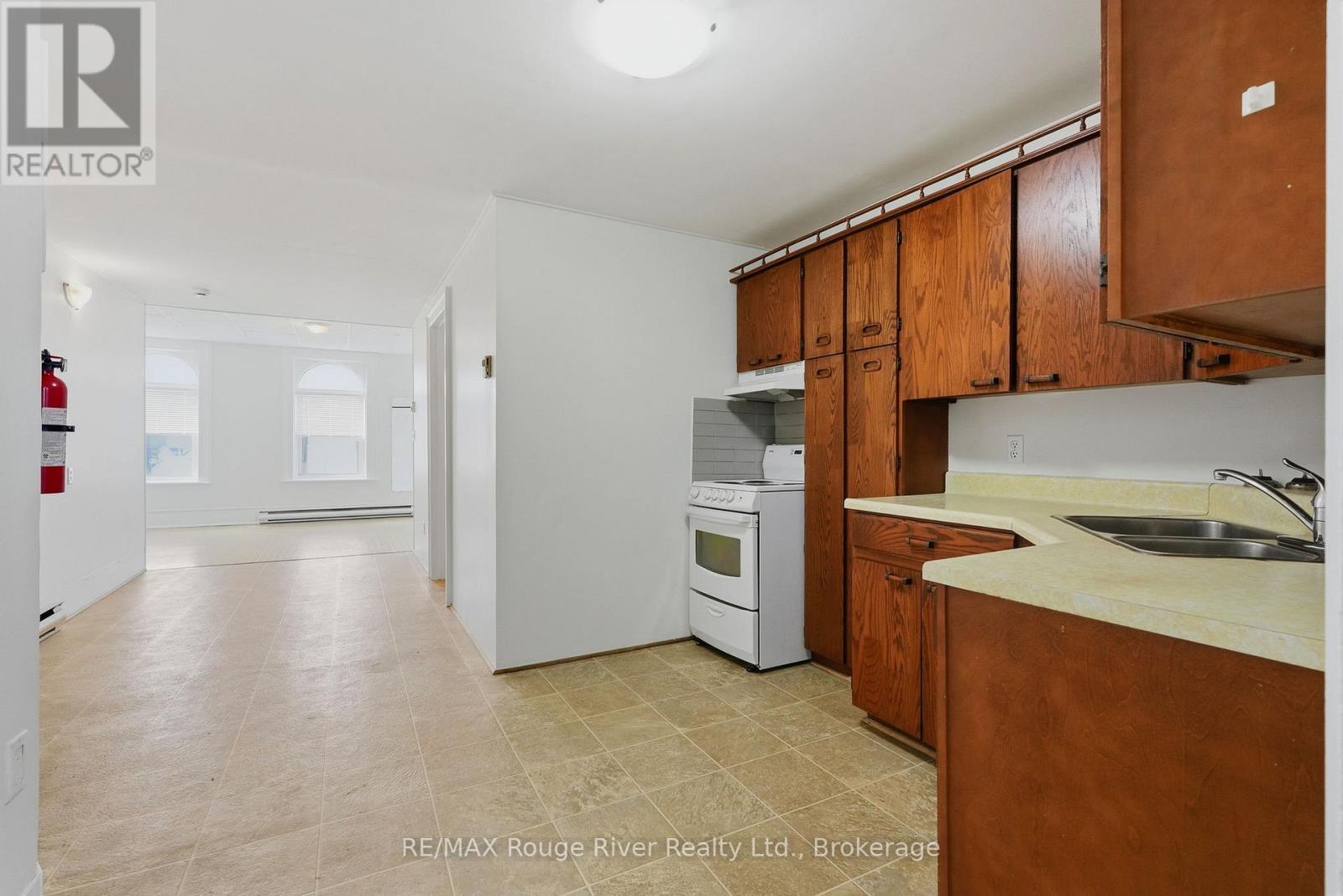 82 WALTON STREET - 31