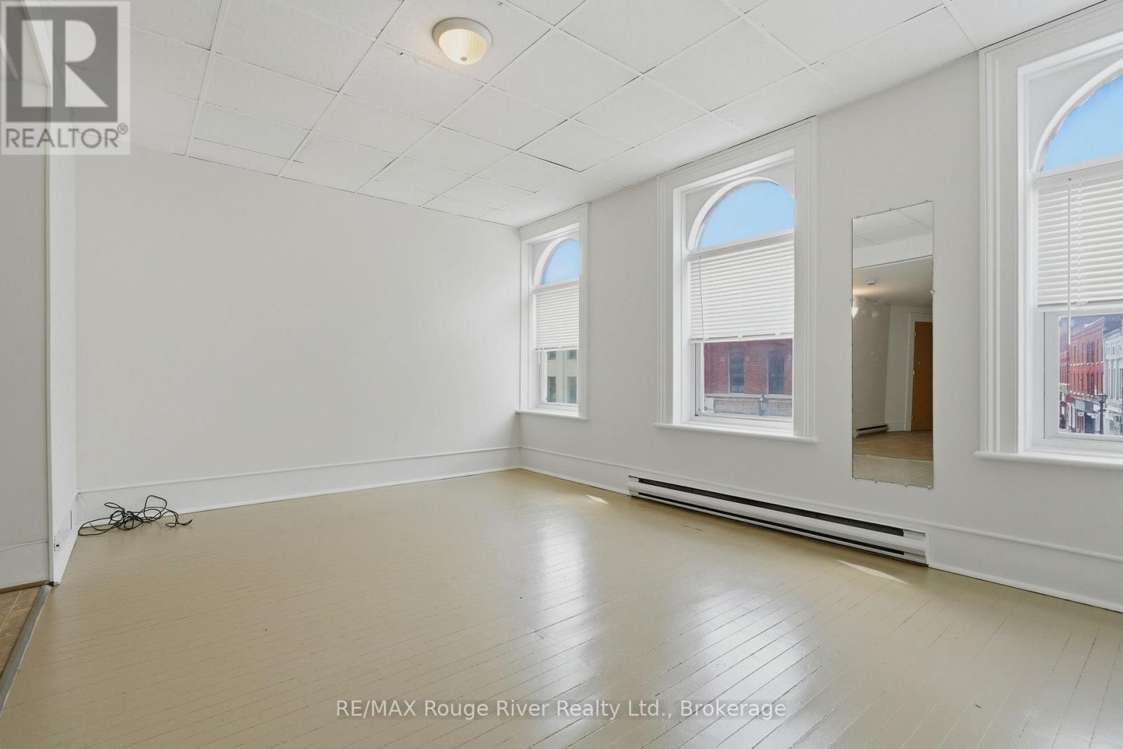82 WALTON STREET - 27