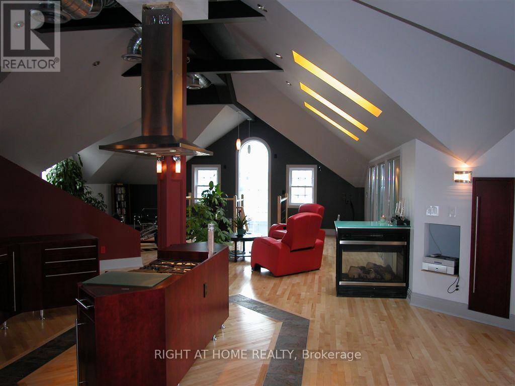 339 HORTON STREET E Property Photo