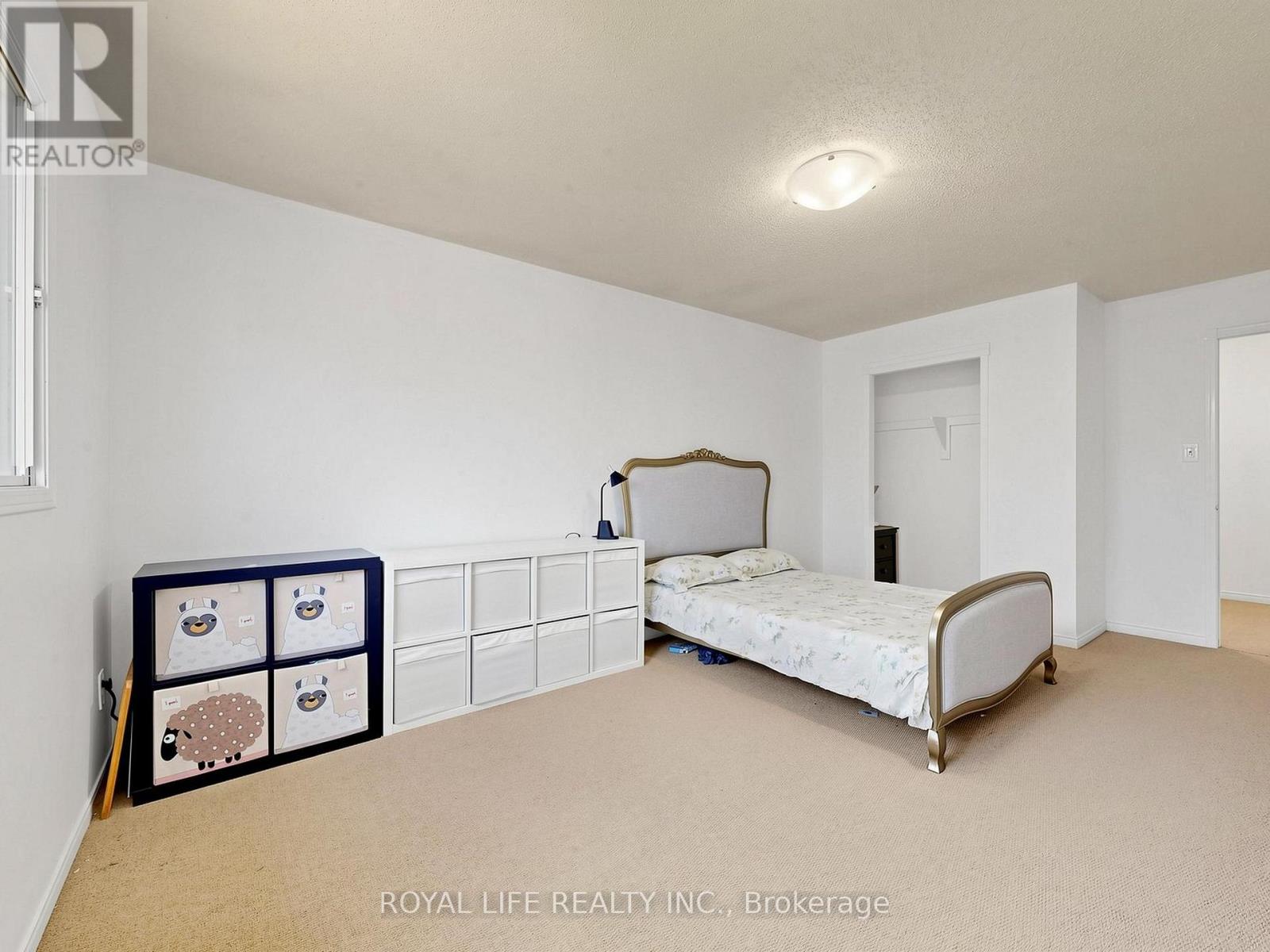 985 LINDEN STREET - 28