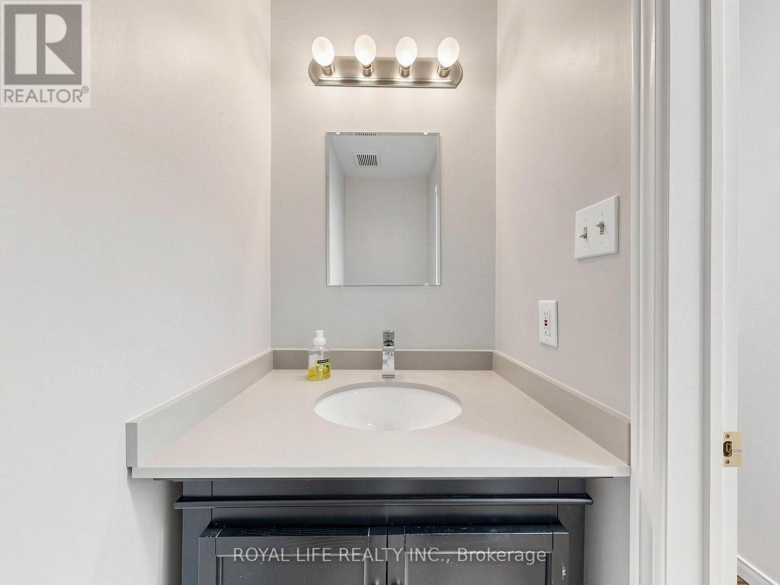 985 LINDEN STREET - 31
