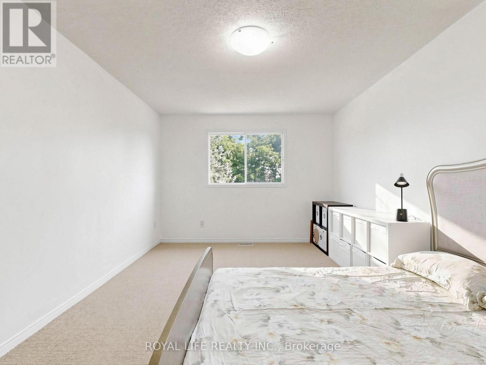 985 LINDEN STREET - 29