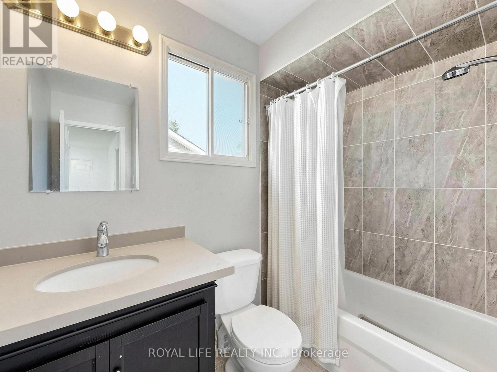 985 LINDEN STREET - 32