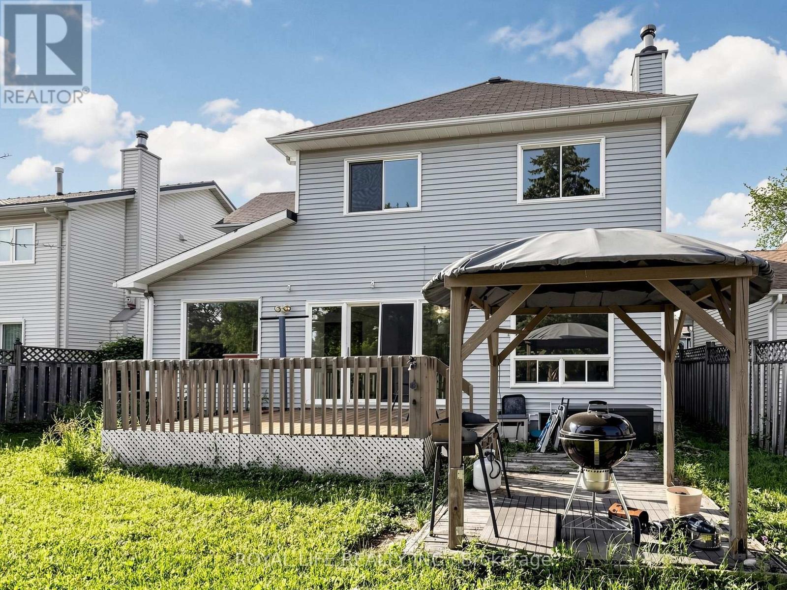 985 LINDEN STREET - 45