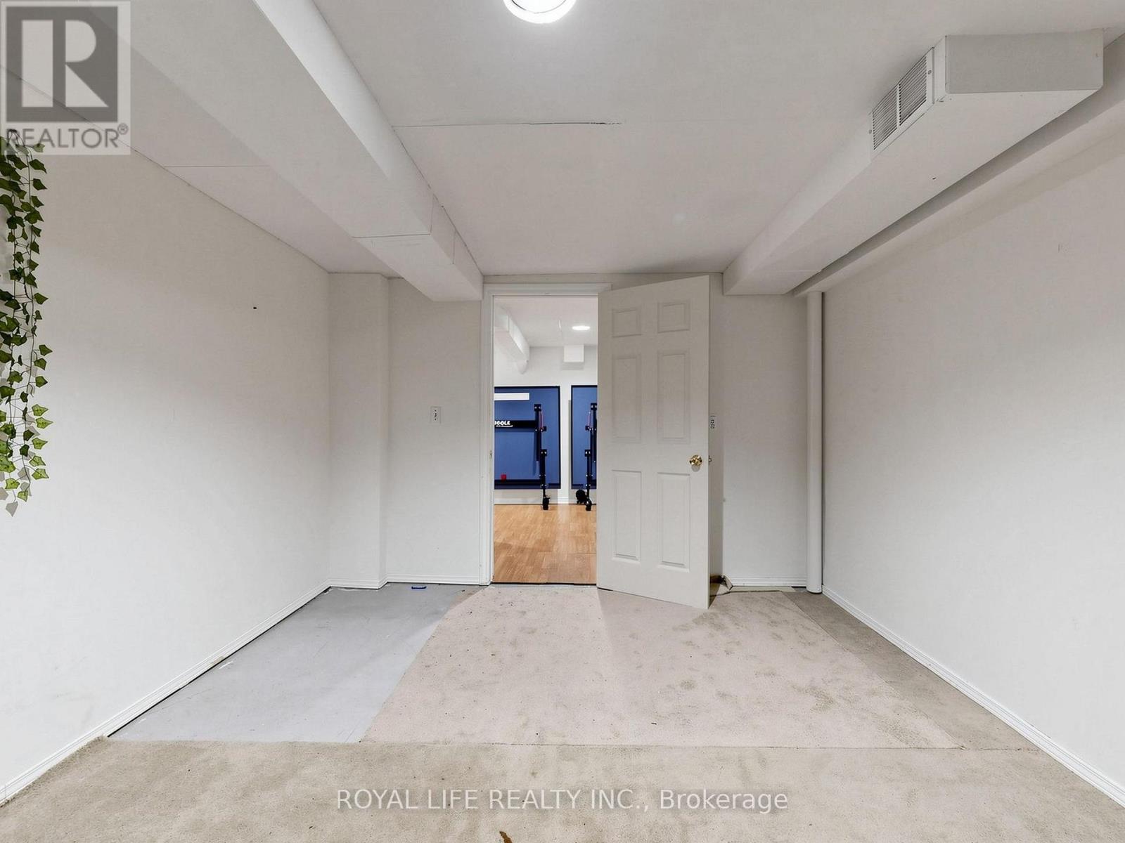 985 LINDEN STREET - 39