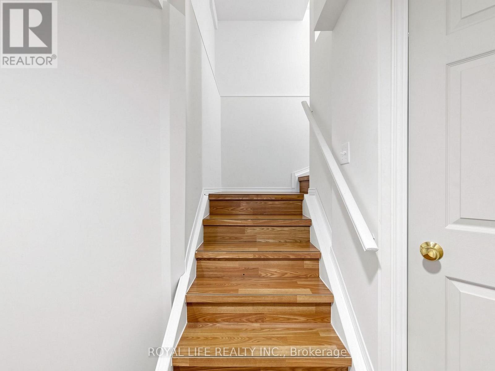 985 LINDEN STREET - 33