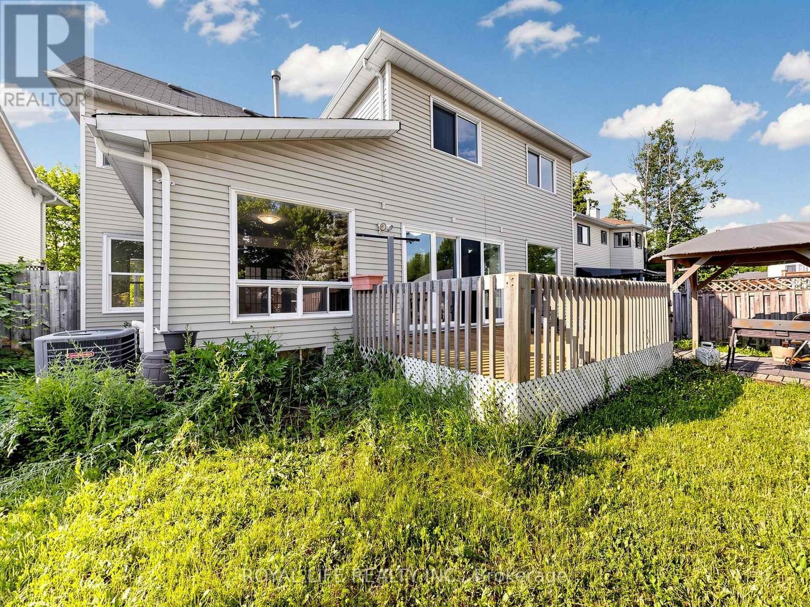 985 LINDEN STREET - 46