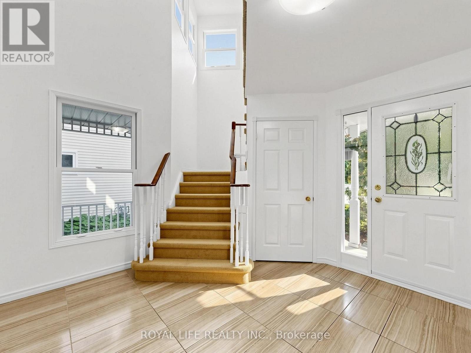 985 LINDEN STREET - 4