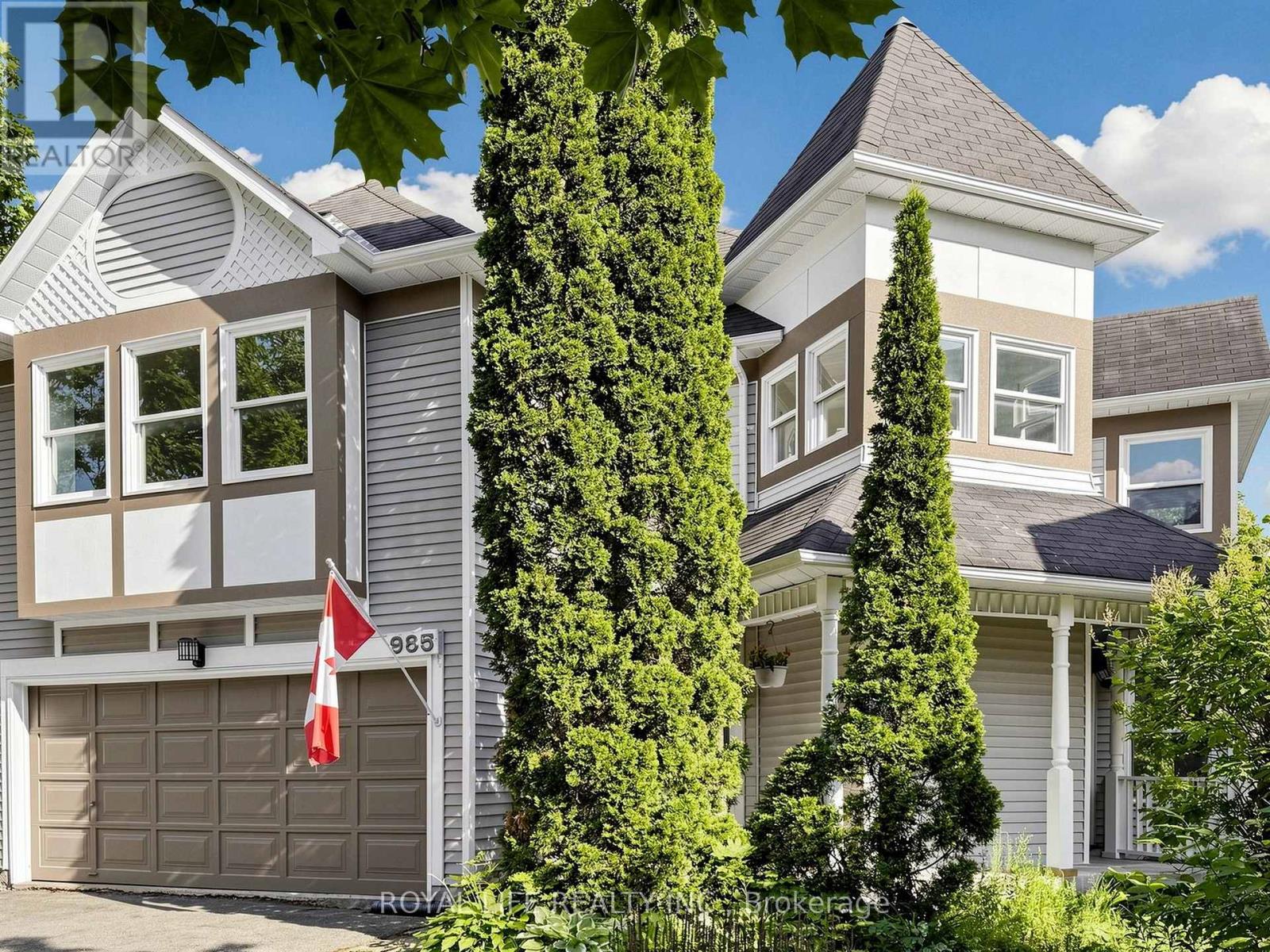 985 LINDEN STREET - 48