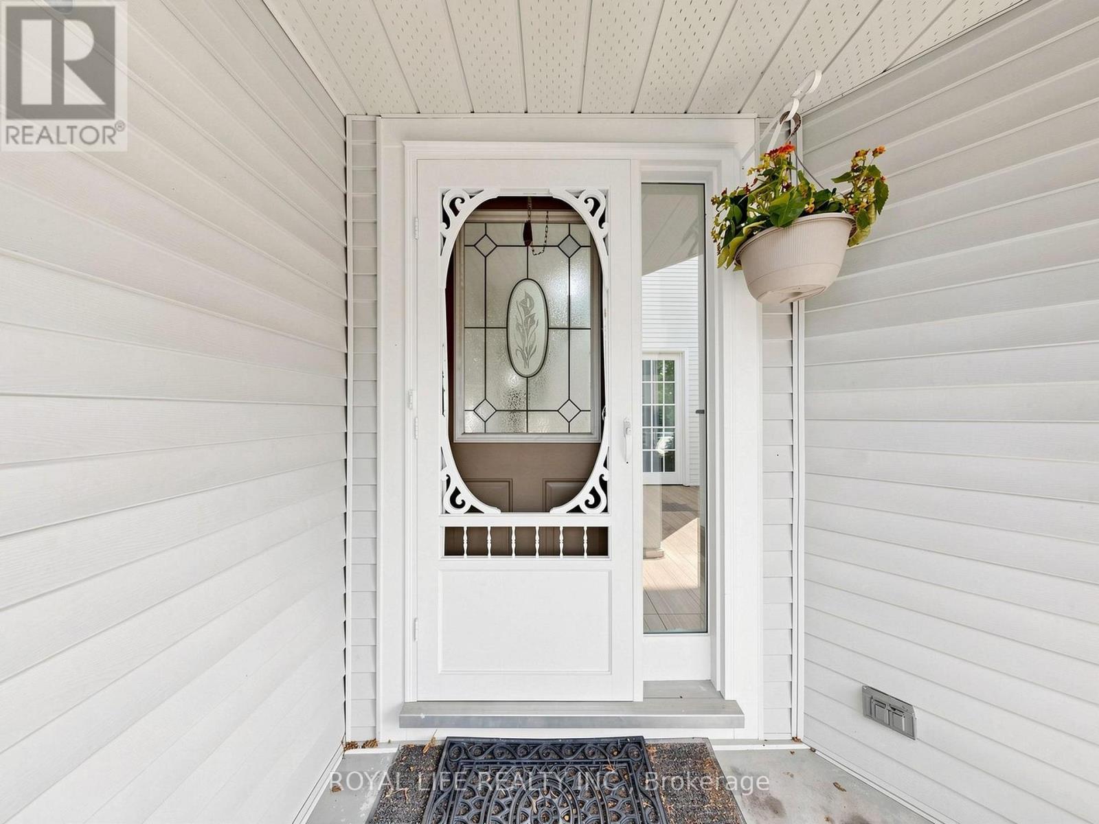 985 LINDEN STREET - 2
