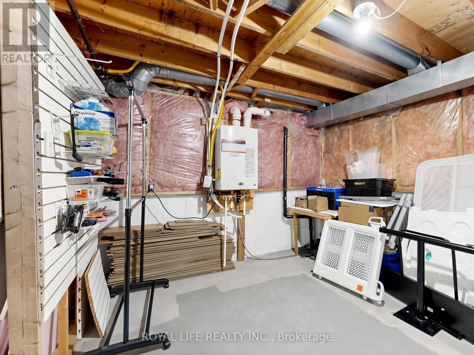 985 LINDEN STREET - 41