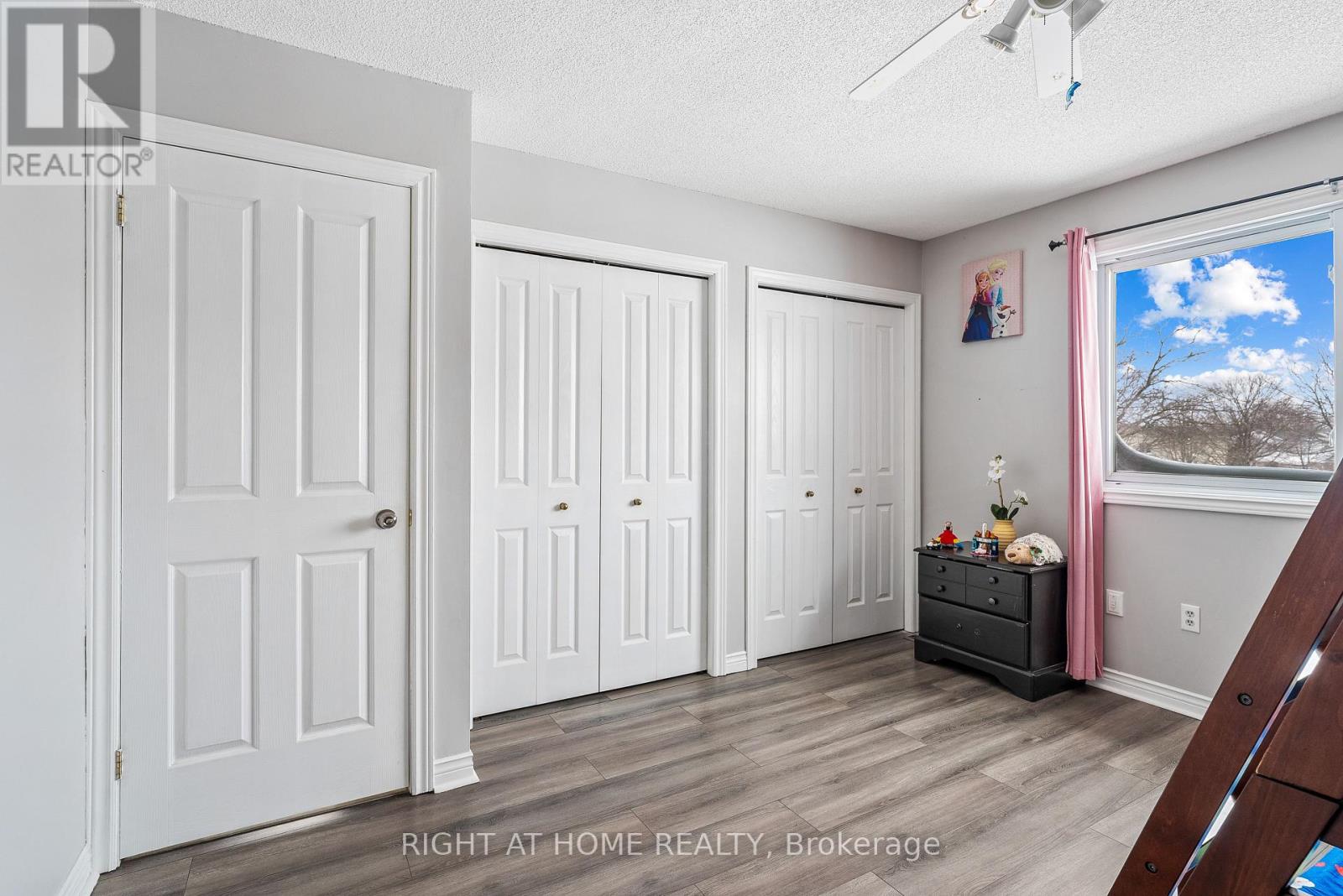 242 COLETTE DRIVE - Image 32