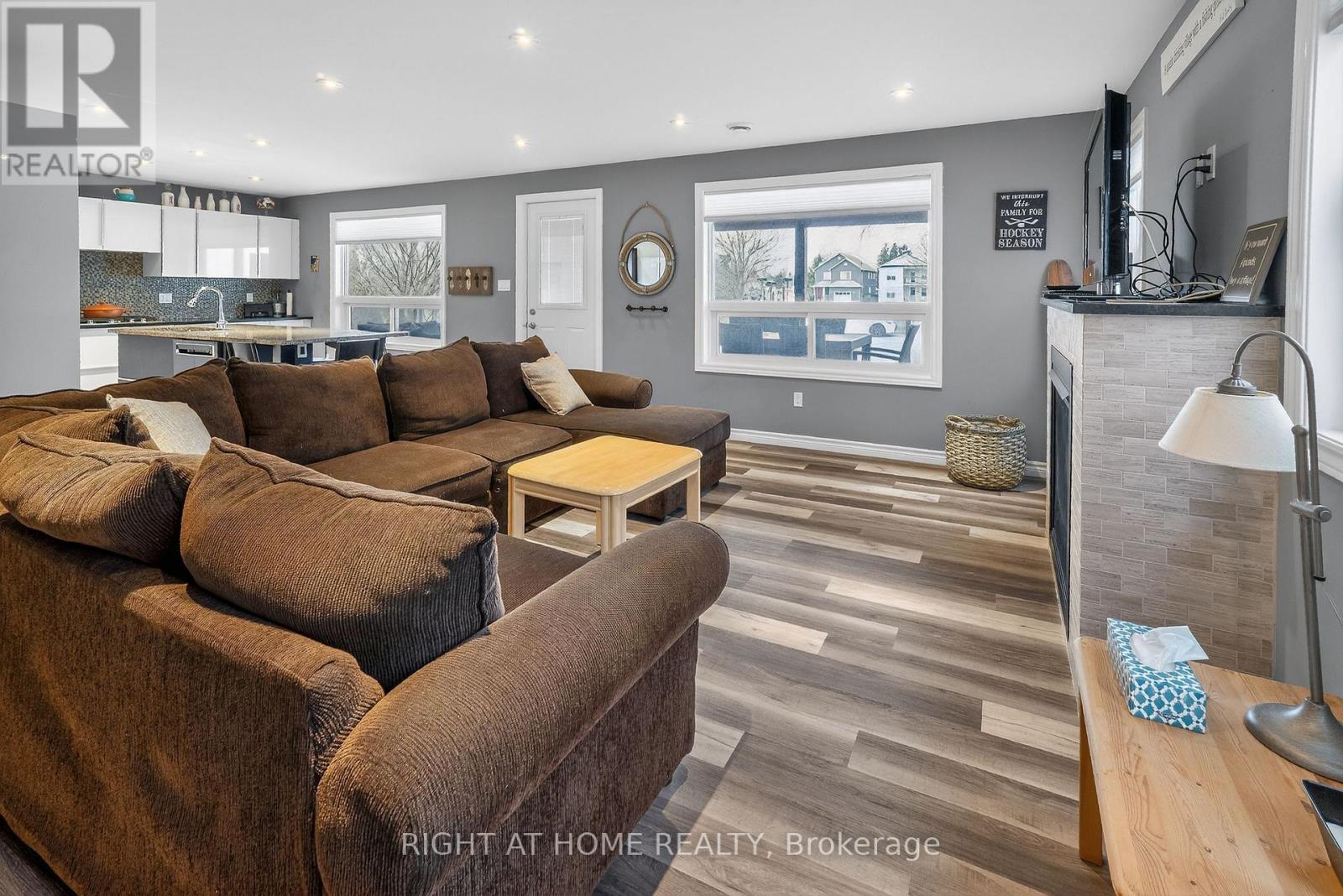 387 STANLEY PARK DRIVE Property Photo