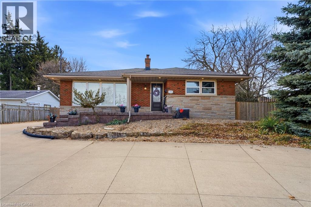 473 MOHAWK Road W - 1