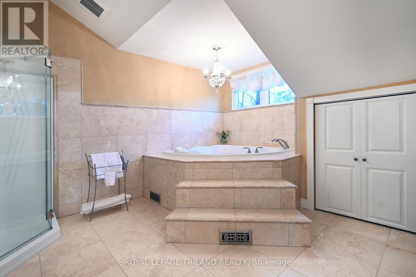 7570 TALBOT TRAIL - 20