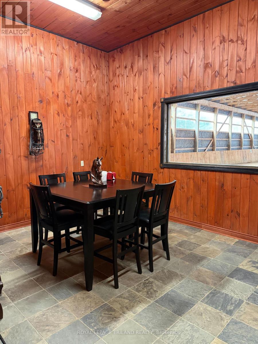 7570 TALBOT TRAIL - 32