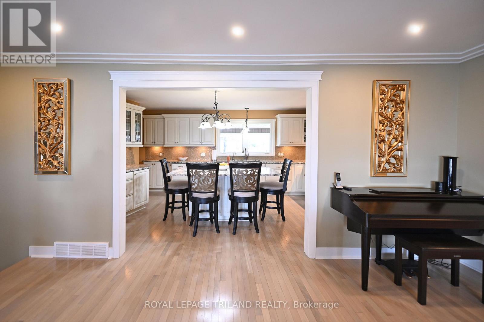 7570 TALBOT TRAIL - 11