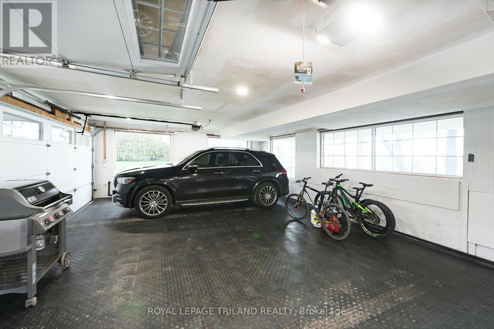 7570 TALBOT TRAIL - 23