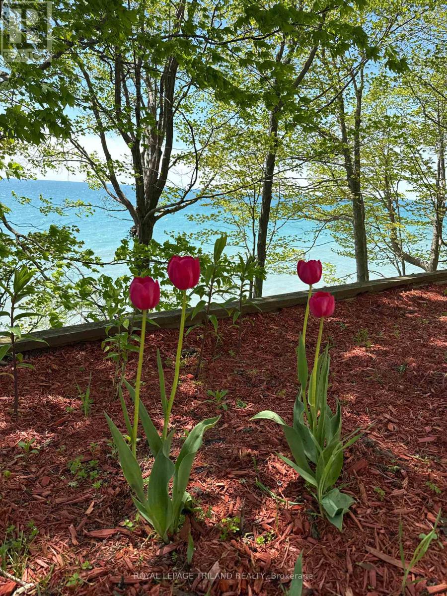 7570 TALBOT TRAIL - 34