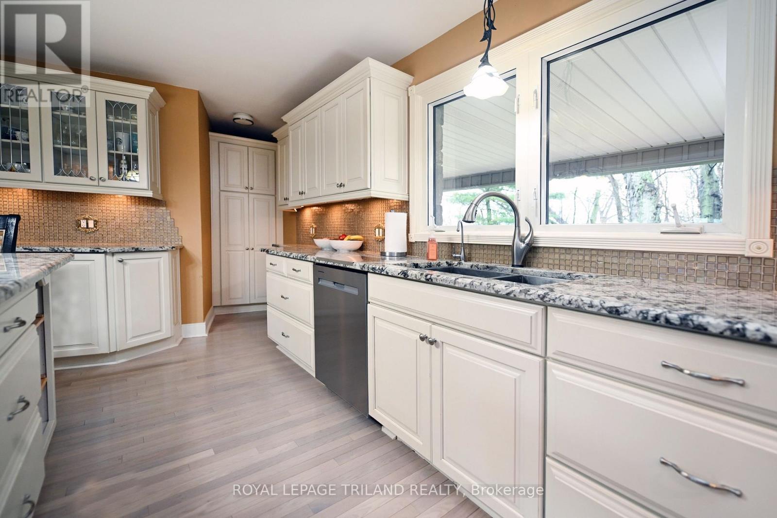7570 TALBOT TRAIL - 9