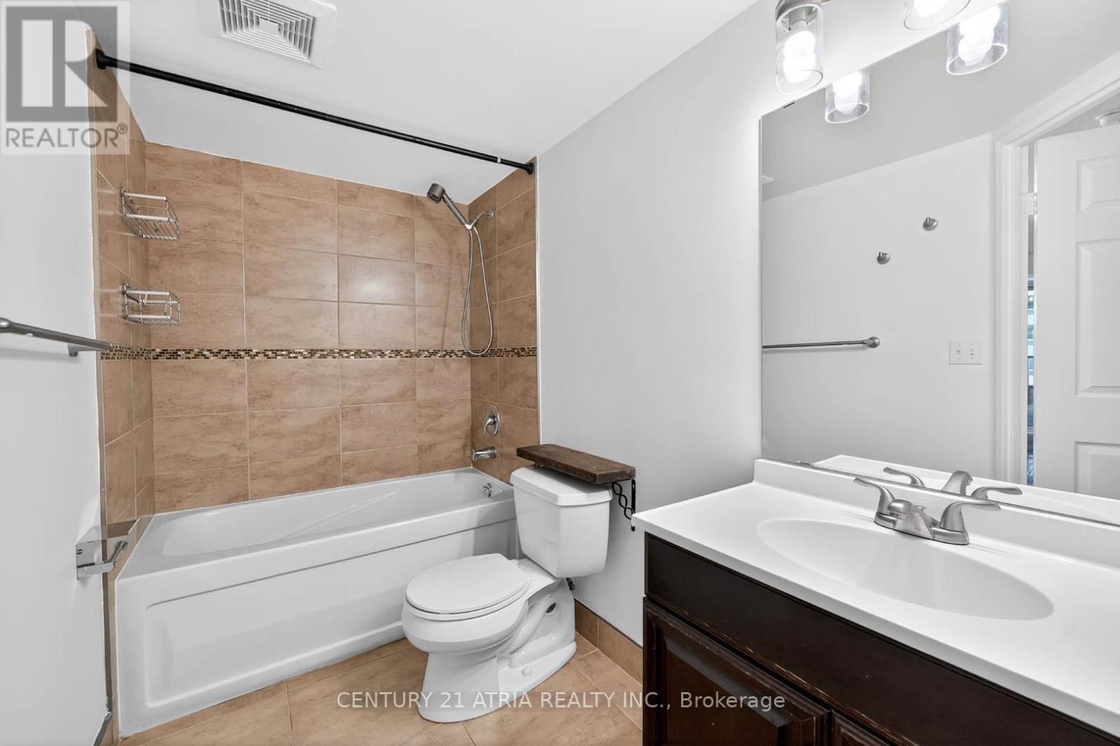 #808 23 HOLLYWOOD AVENUE - 38